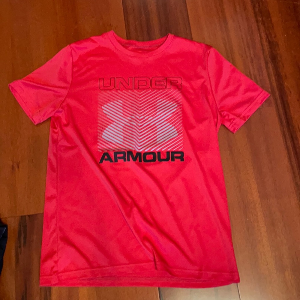 Youth Large Under Armour Heatgear Red T-Shirt
